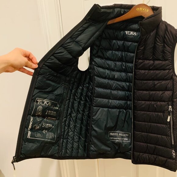 NEW without tags Black TUMI Pax Vest Pillow Down Size Large - Picture 3 of 7